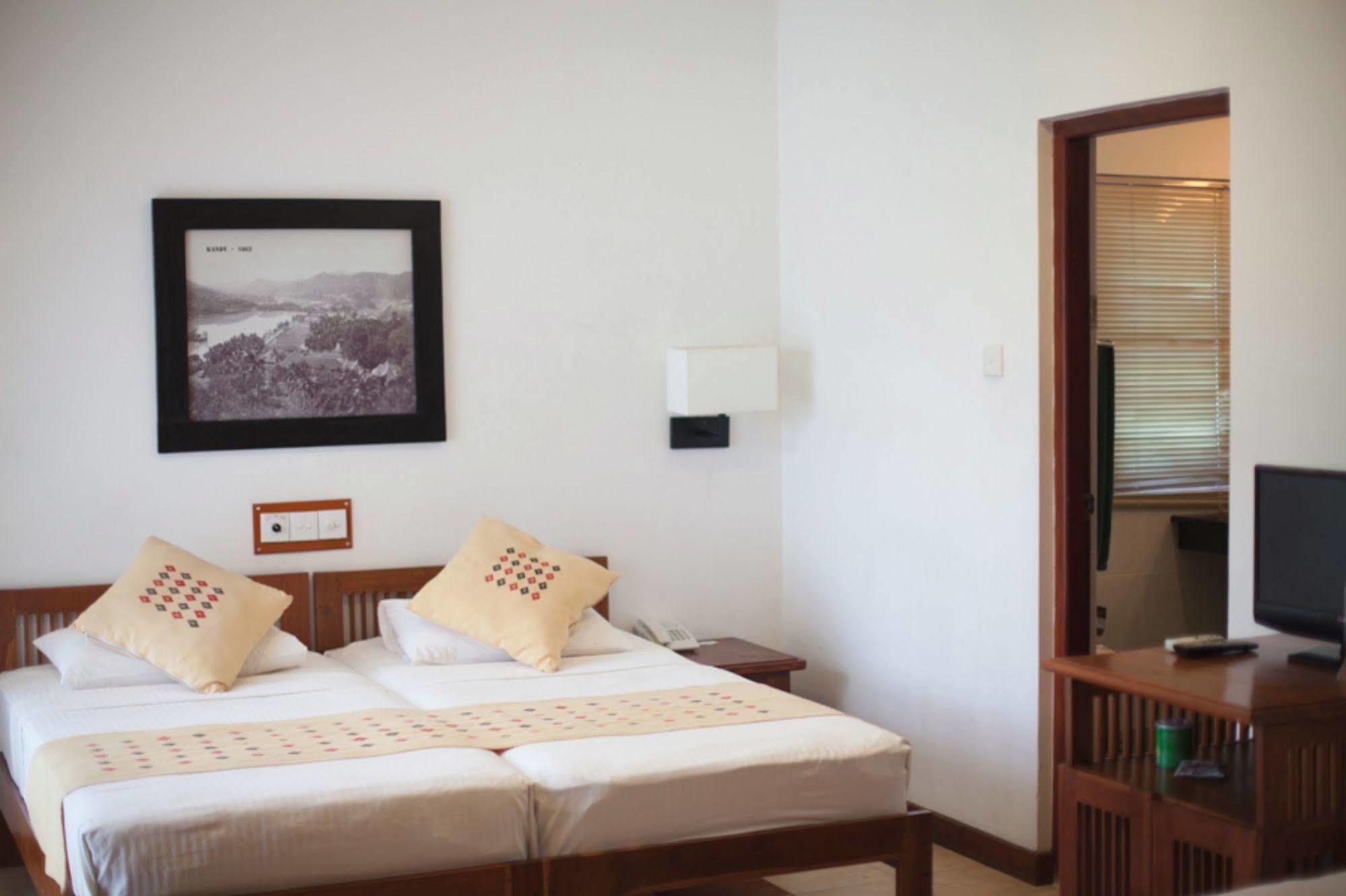 Senani Hotel Kandy Eksteriør billede